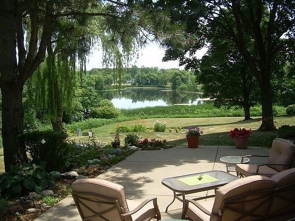 2nd image of 9 Clearwater Ct
