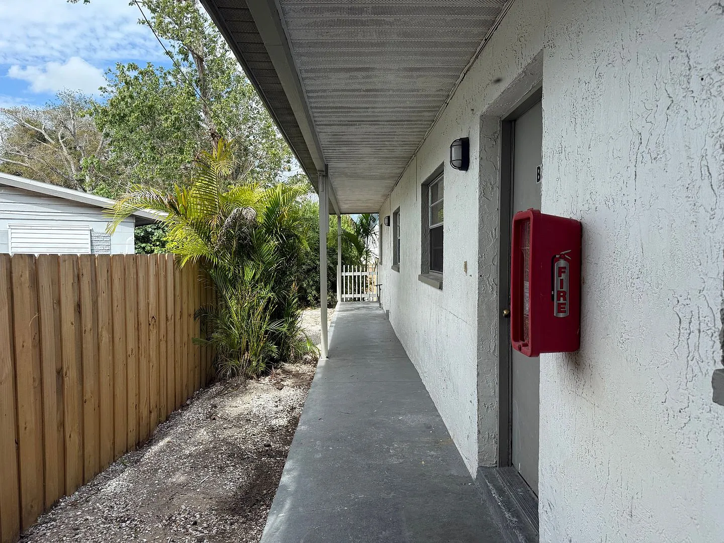 Pinellas Park Triplex Units — Photo 2