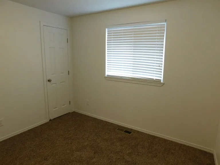 888 Creek Ct NW — Photo 11