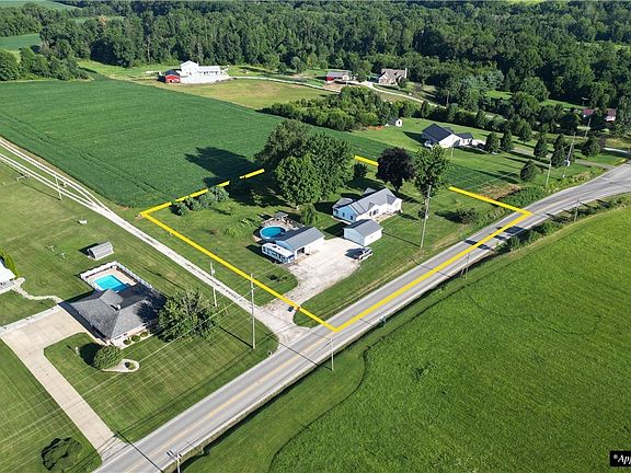 4th image of 6239 Millersburg Rd