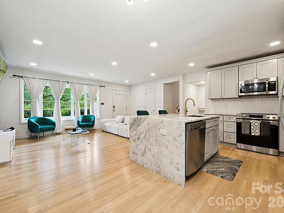 5th image of 1530 Barberry Ct