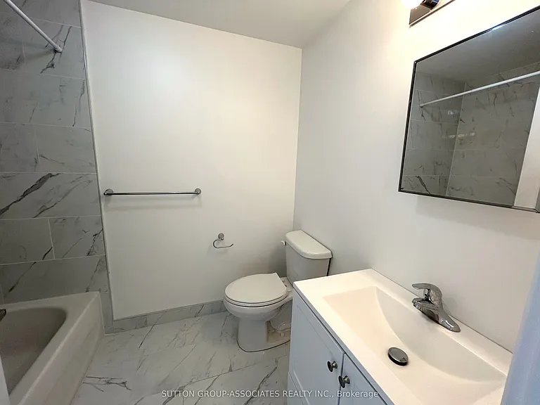 792 College St #2 — Photo 12