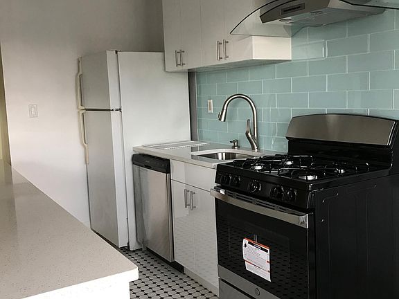 3rd image of 8010 165th St