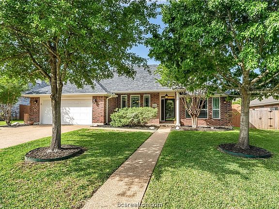2nd image of 3708 Bridle Trails Ct