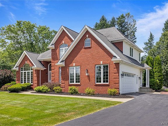 3rd image of 160 Norwood Ln