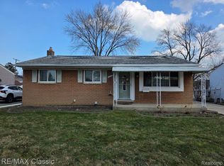 26574 Collingwood St, Roseville, MI 48066