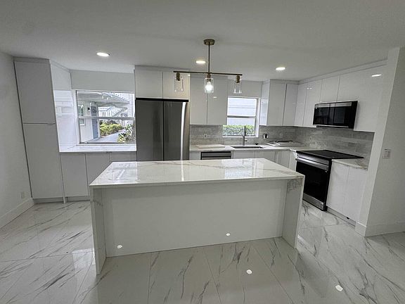 2nd image of 216 Tuscany #D