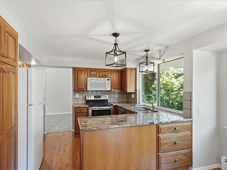 4820 W 102nd Pl — Photo 8