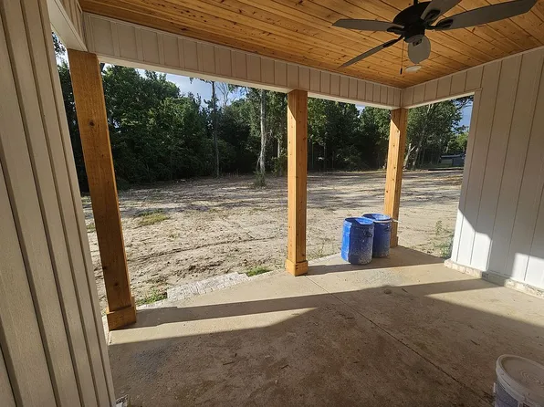 107 Redwood Dr, Cochran, GA 31014