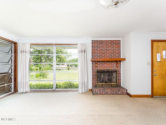 4th image of 9269 Sunnydale Lane NE