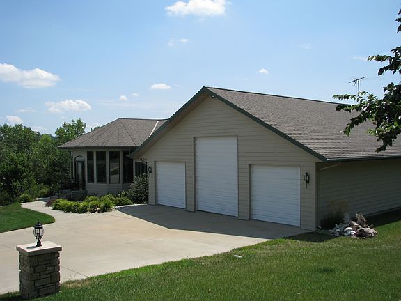 3rd image of 3609 Cottonwood Cir