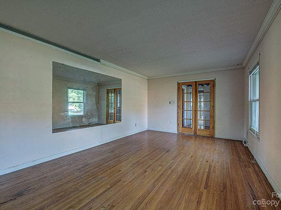 5th image of 3148 Erskine Dr