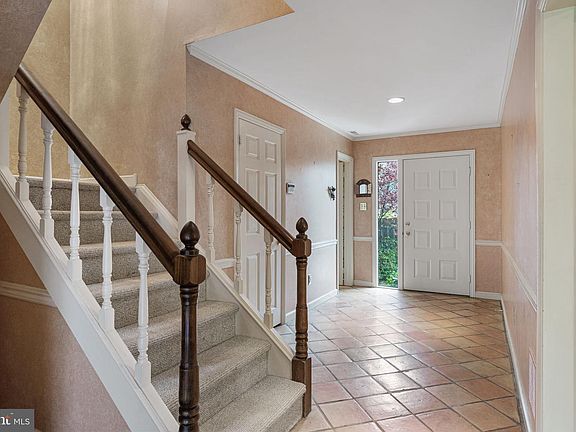 3rd image of 29 Sugar Knoll Dr