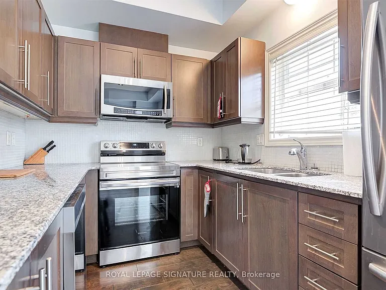 16 Whitehaven Ln #UPPER — Photo 11
