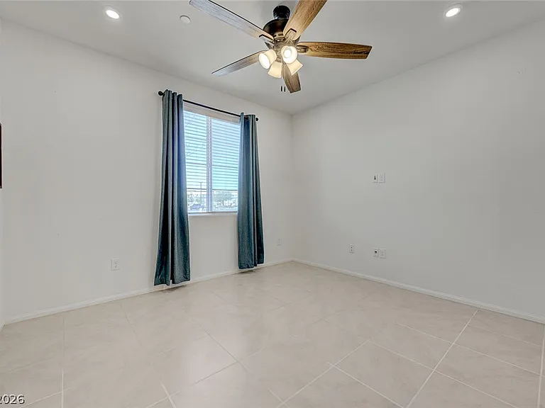 909 Kyanite Ln — Photo 10