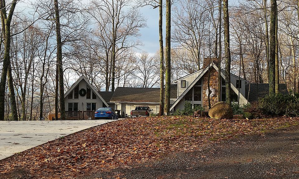 1st image of 4260 Twin Mountains Dr