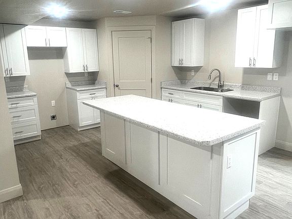 2nd image of 39 E 100 S