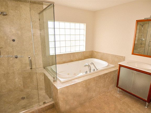 4th image of 6384 SW 31st St