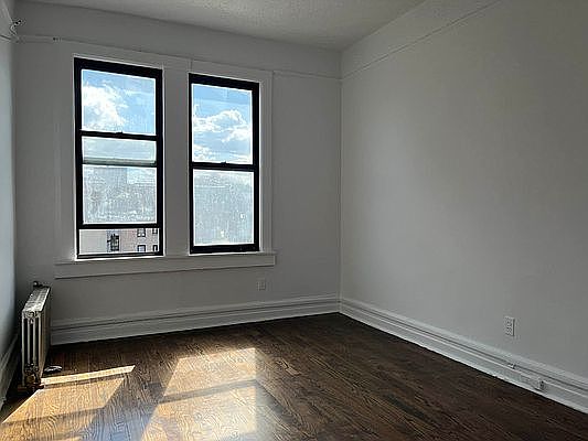 4th image of 50 Vermilyea Ave #53