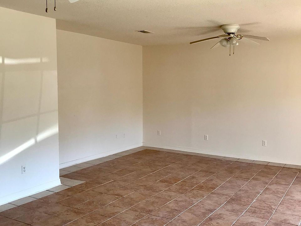 2nd image of 7516 Lexington Dr