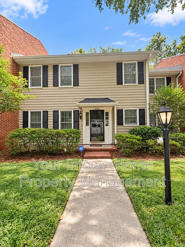 3 bed, 2.5 bath, 2599 sqft, $3,125 — Photo 1