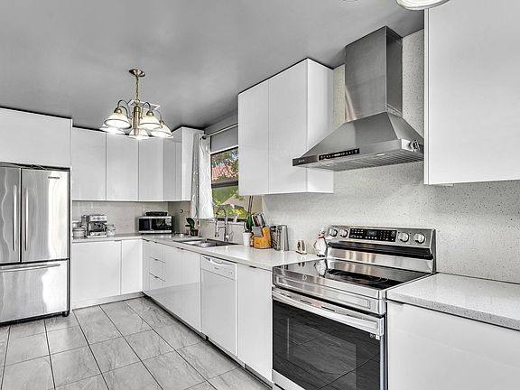 5th image of 5463 Alta Way