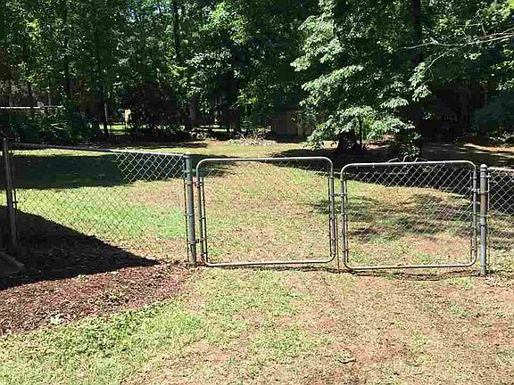 3rd image of 196 Briarcreek Dr