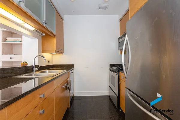 Sold by FirstService Realty (legacy) | media 14