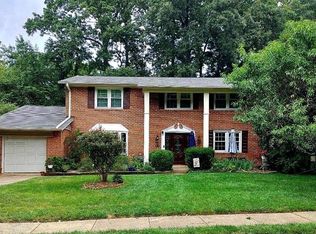 5140 Pumphrey Dr, Fairfax, VA 22032