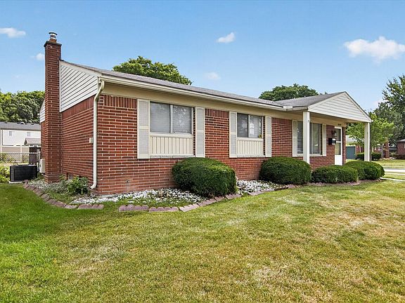 3rd image of 30308 Yorkshire Dr