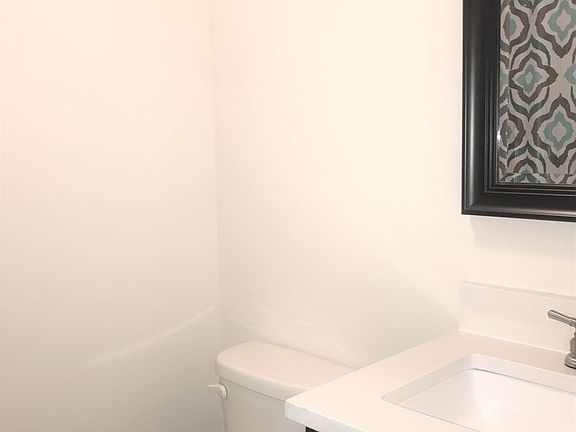 5th image of 303 Franklin St #102