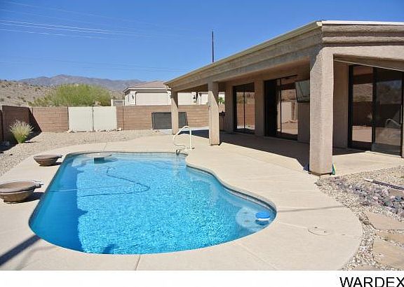 2nd image of 3041 Curtis Dr