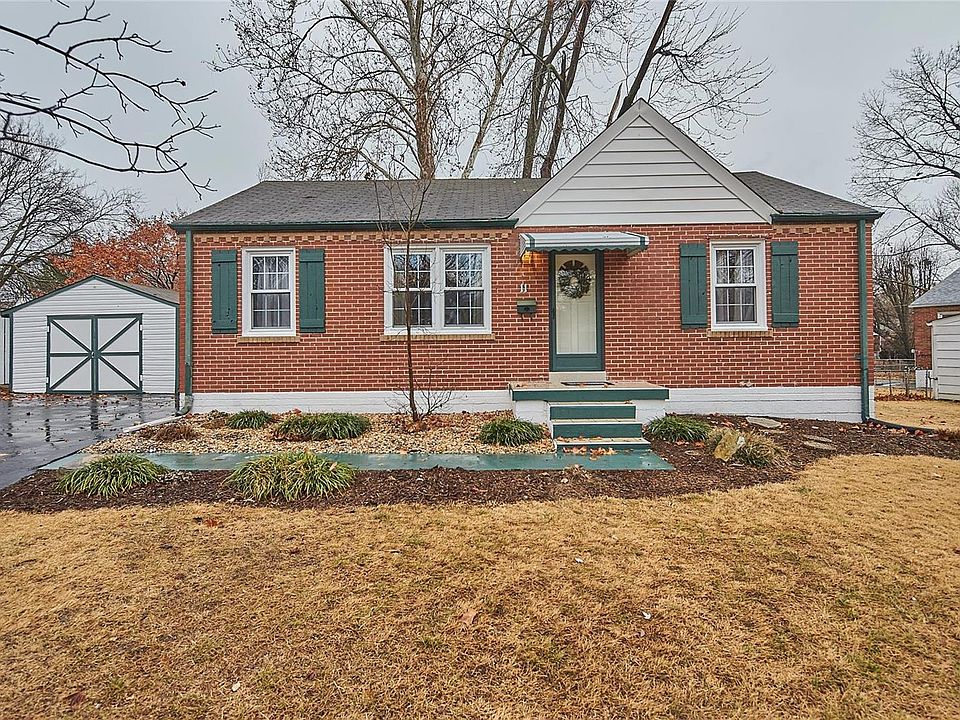 1st image of 11 Saint Martha Ct