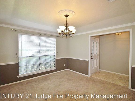 2nd image of 2306 Silver Holly Ln