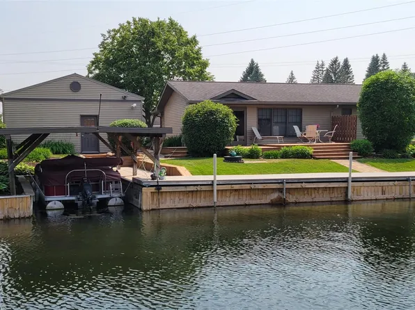 5836 Bellchase Rd, Indian River, MI 49749