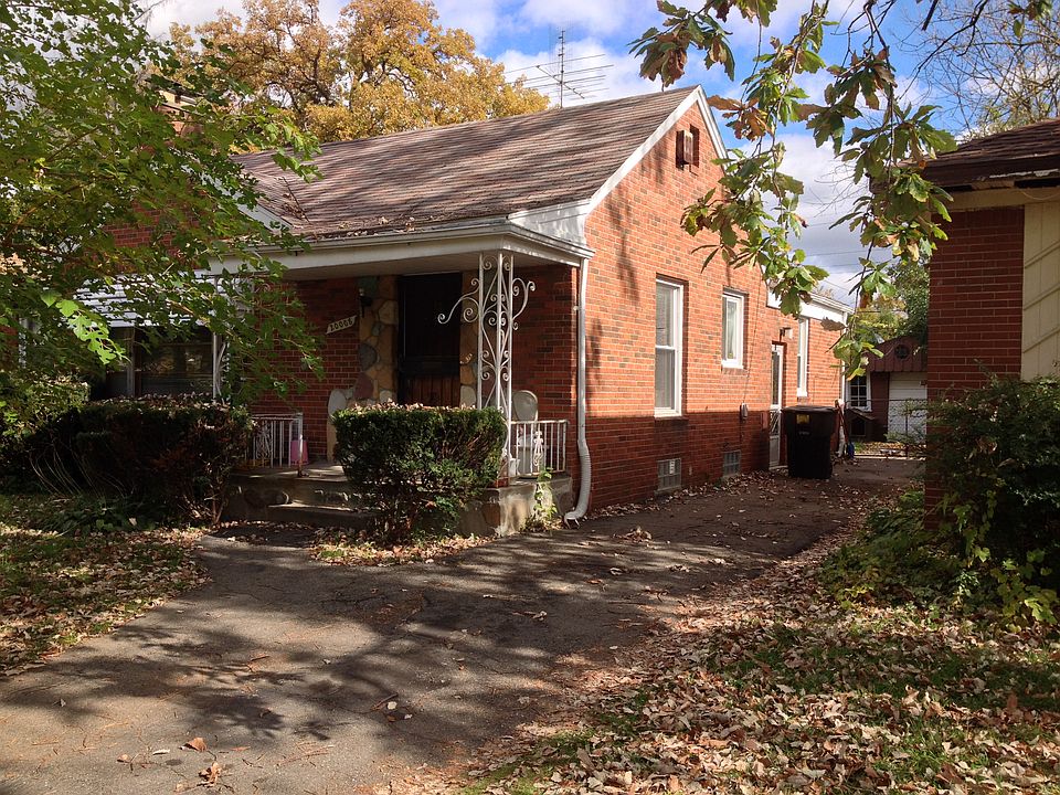 2nd image of 20008 Lauder St