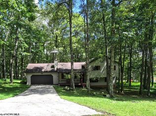 1002 Goldenrod Dr, Terra Alta, WV 26764