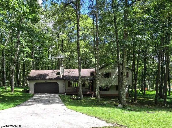 1002 Goldenrod Dr, Terra Alta, WV 26764