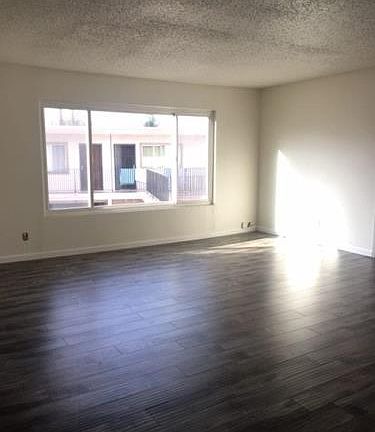 5th image of 11506 Obert Ave APT 11