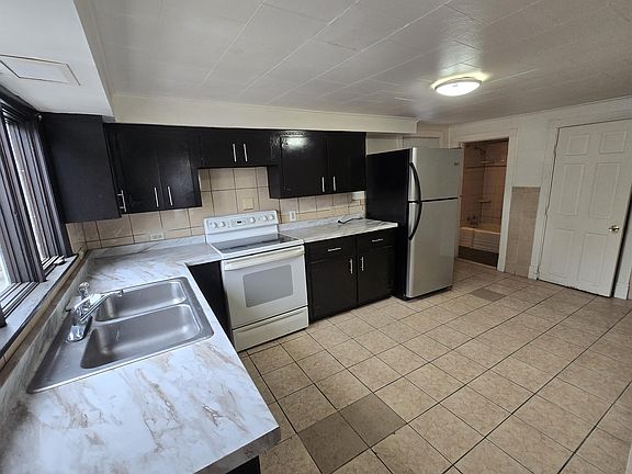 2nd image of 1136 Luzerne St #1136