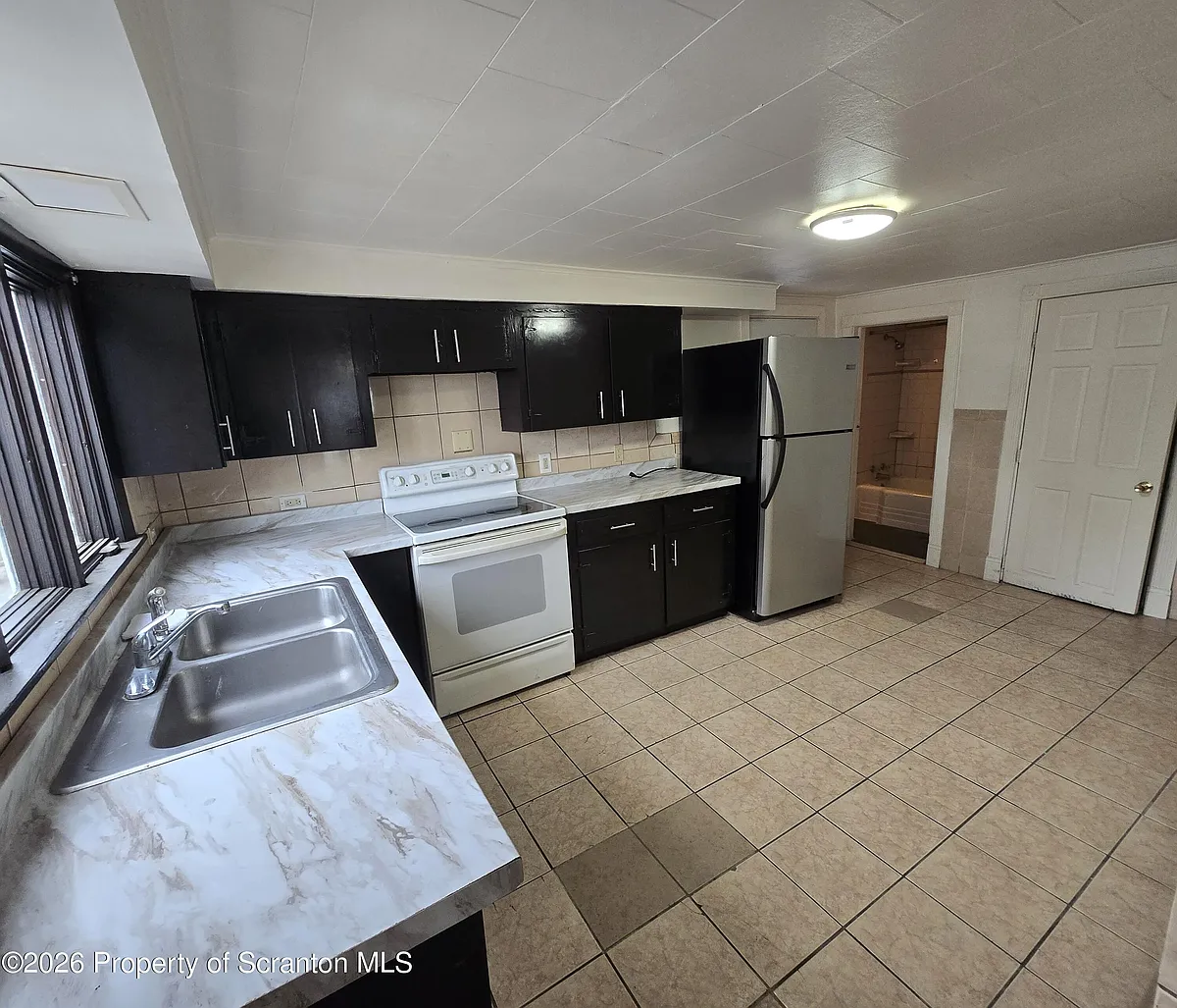 Building Photo - 1136 Luzerne St #1136