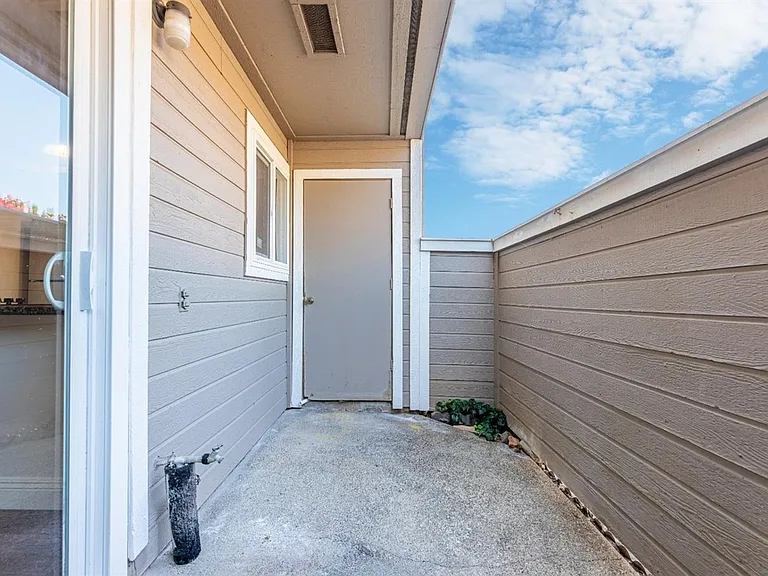 9101 Newhall Dr #45 — Photo 21