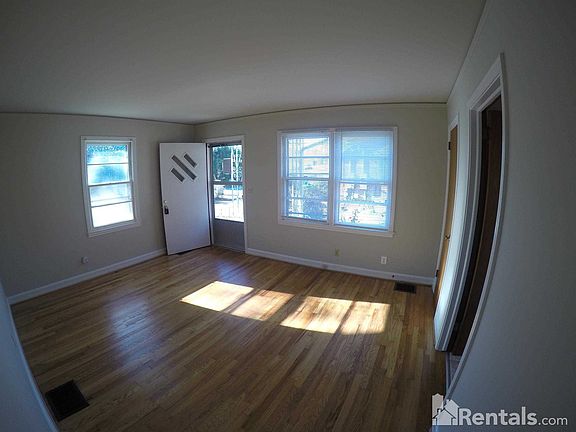 2nd image of 7 Bristol Dr #B