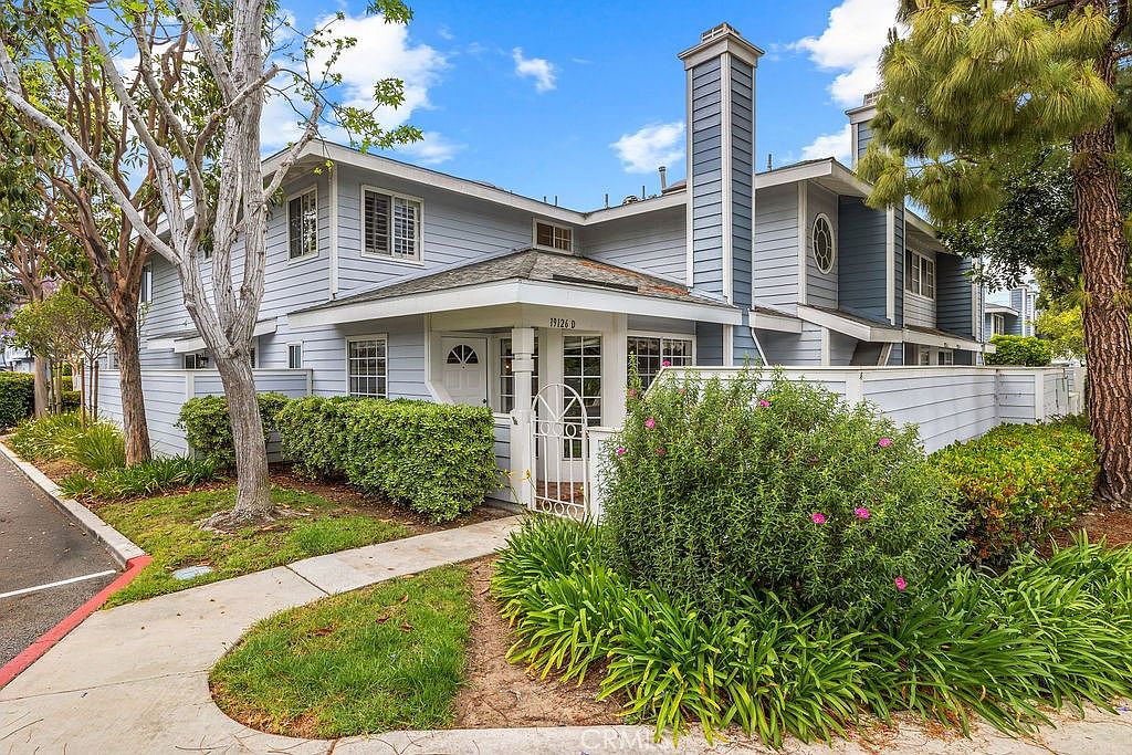 19126 Queensport Ln APT D, Huntington Beach, CA 92646 | Zillow