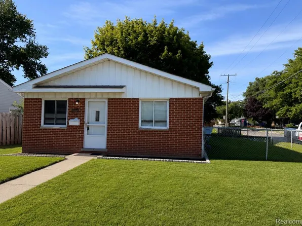 1704 E Meyers Ave, Hazel Park, MI 48030