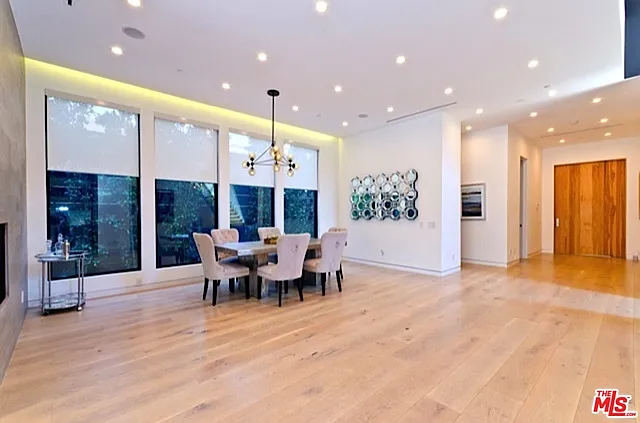 307 S Sycamore Ave — Photo 13