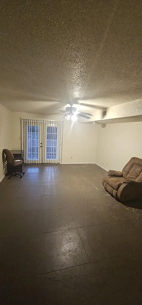 3 bed, 3.0 bath, 1813 sqft, $1,700 — Photo 4