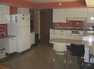 4th image of 110 Greenhill Dr