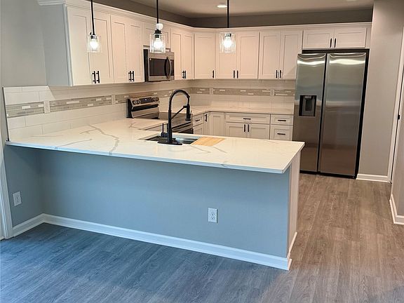 5th image of 342 E Pleasant View Dr