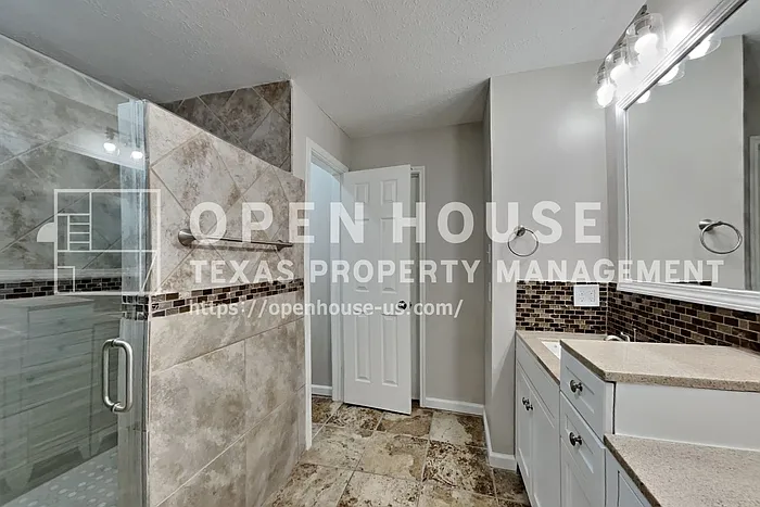 1227 Caraquet Dr — Photo 13